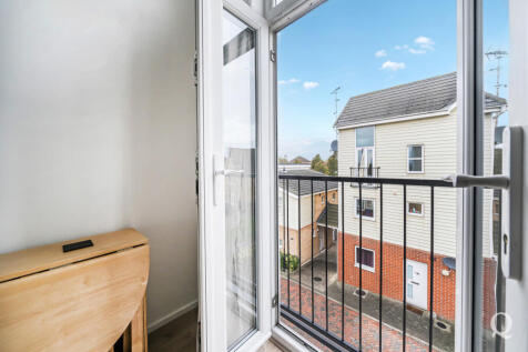 496a69af-7040-47d...