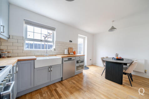 ab684034-31b7-432...