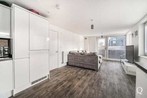 7745f662-f742-40a...