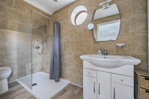 annex shower room.jpg