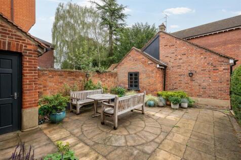 250801 - 26 Park Avenue, Bedford - 07.jpg
