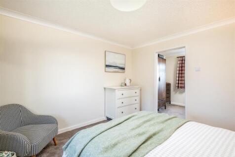 251130 - 36 Cleat Hill, Bedford - 29.jpg