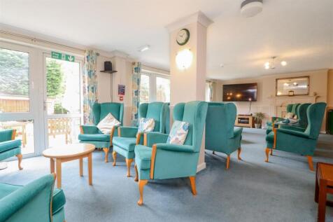 COMMUNAL LOUNGE