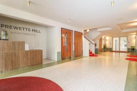 COMMUNAL ENTRANCE