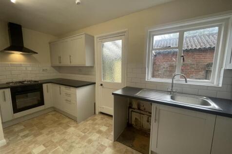 KITCHEN 1.jpg