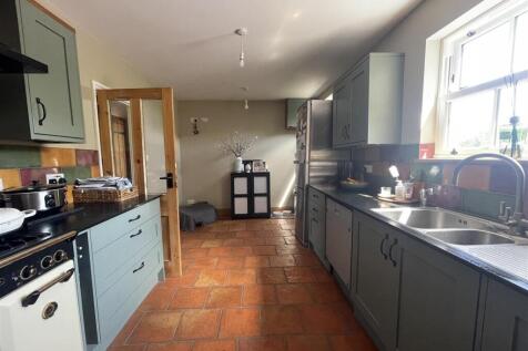 kitchen 2.jpg