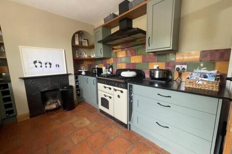 kitchen 1.jpg