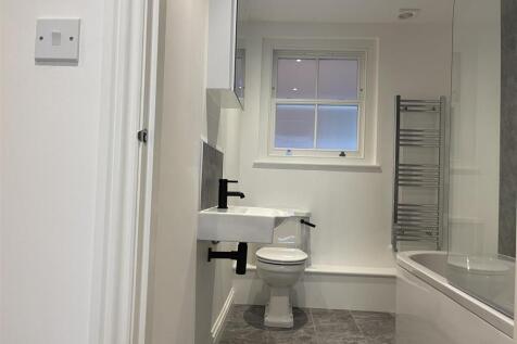 Bathroom 2.jpg