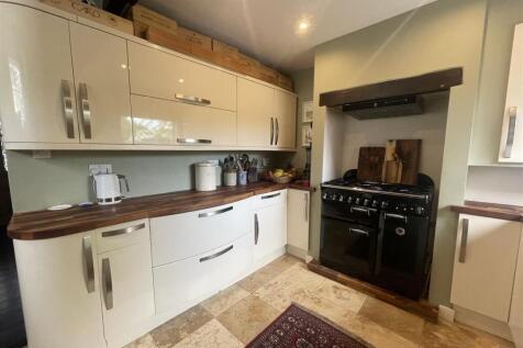 kitchen 1.jpg