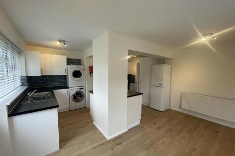 Kitchen 1.jpg