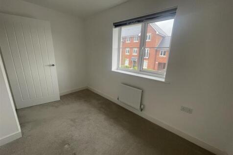 bedroom 4.jpg