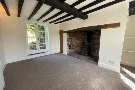 LIVING ROOM 1.jpg