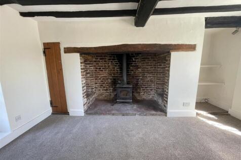 LIVING ROOM 3.jpg