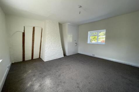BEDROOM 1 -1.jpg