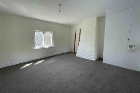 BEDROOM 1 - 2.jpg