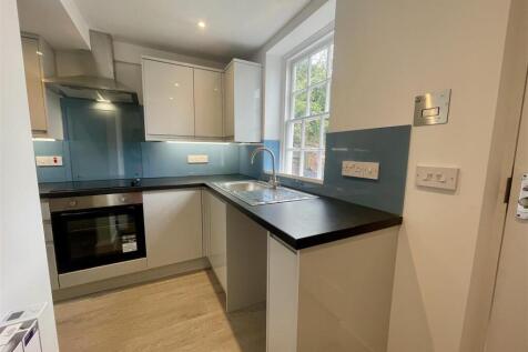 KITCHEN 1.jpg