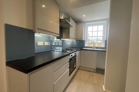 KITCHEN 2.jpg