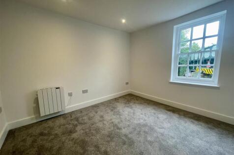 BEDROOM 1 - 1.jpg