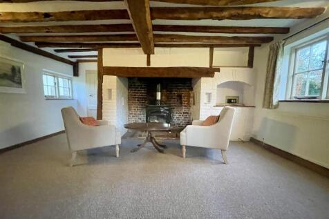 RECEPTION ROOM 2.jpg