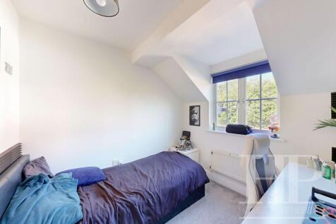 Dressing room/bedroom four