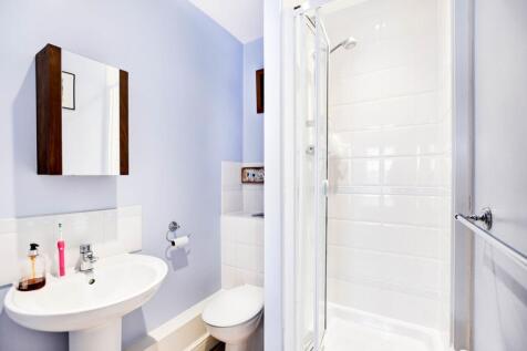 EN SUITE SHOWER ROOM