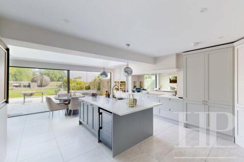 Kitchen/dining/family room