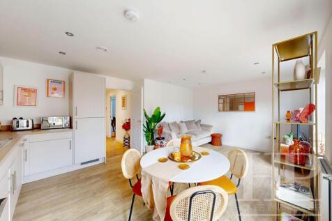 Lounge/dining room/kitchen