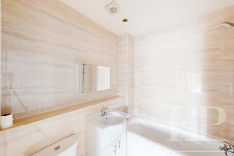 En-suite bathroom