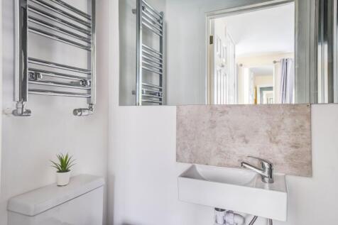 ENSUITE SHOWER ROOM