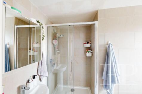 Ensuite shower room