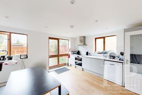 Communal Kitchen/Dining Room