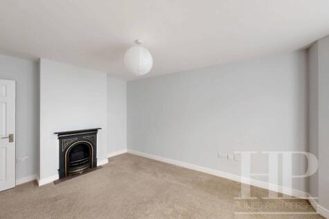 LOUNGE / DINING ROOM