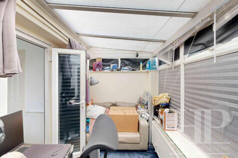 Conservatory (attached to Bedroom)