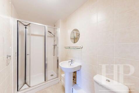 EN SUITE SHOWER ROOM