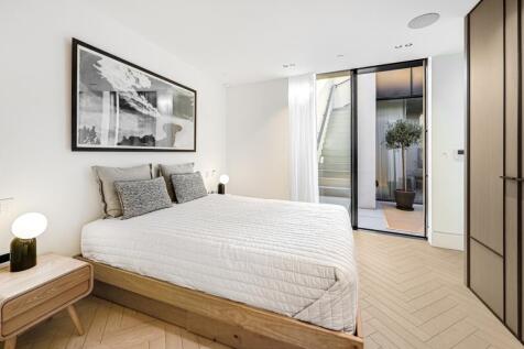 Flat 6, 8 Park Cr...