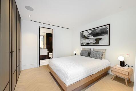 Flat 6, 8 Park Cr...