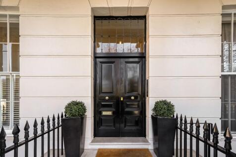 Flat 6, 8 Park Cr...