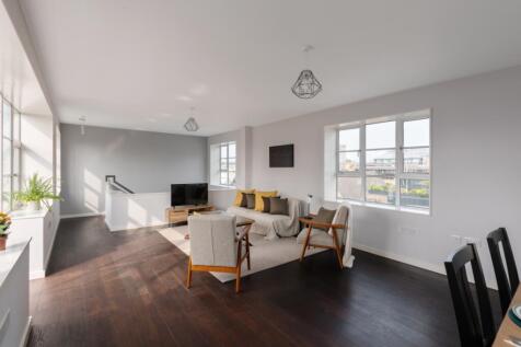 Apartment 5, 14 M...