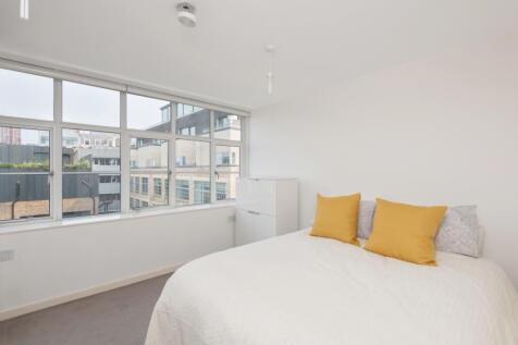Apartment 5, 14 M...