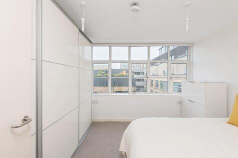 Apartment 5, 14 M...