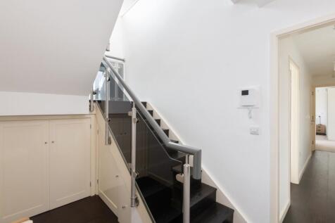 Apartment 5, 14 M...