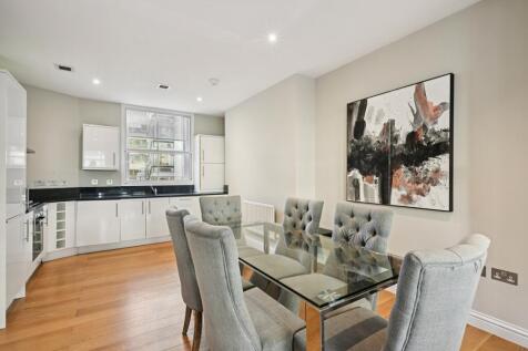 2, 59a Great Port...