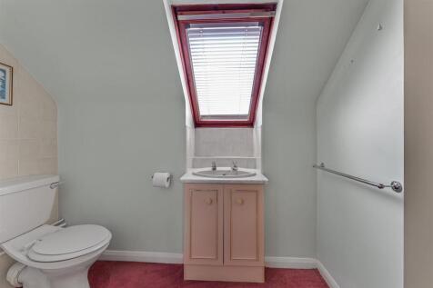 First Floor Cloakroom