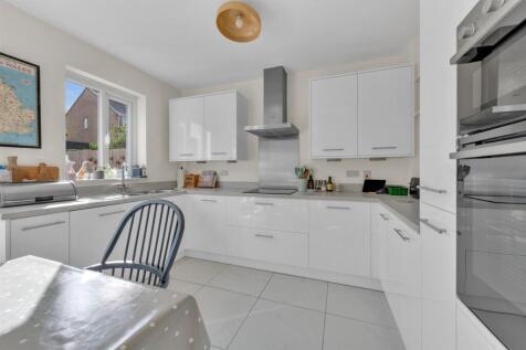 Kitchen/ Dining Room