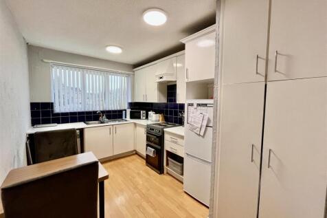 Kitchen / Breakfast Room
