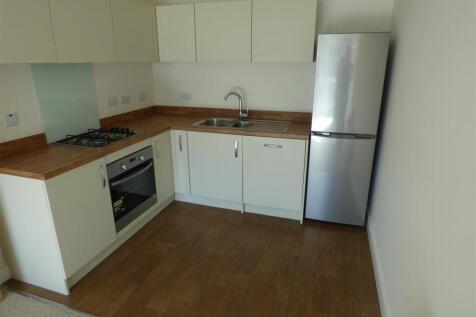 OPEN PLAN LOUNGE AND KITCHEN