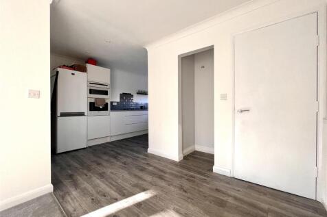 Kitchen/ Dining Area