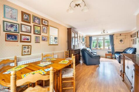 Lounge / Dining Room