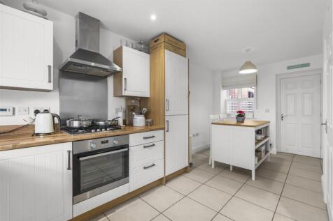 Kitchen/ Breakfast Room