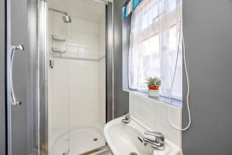 Shower/Cloakroom